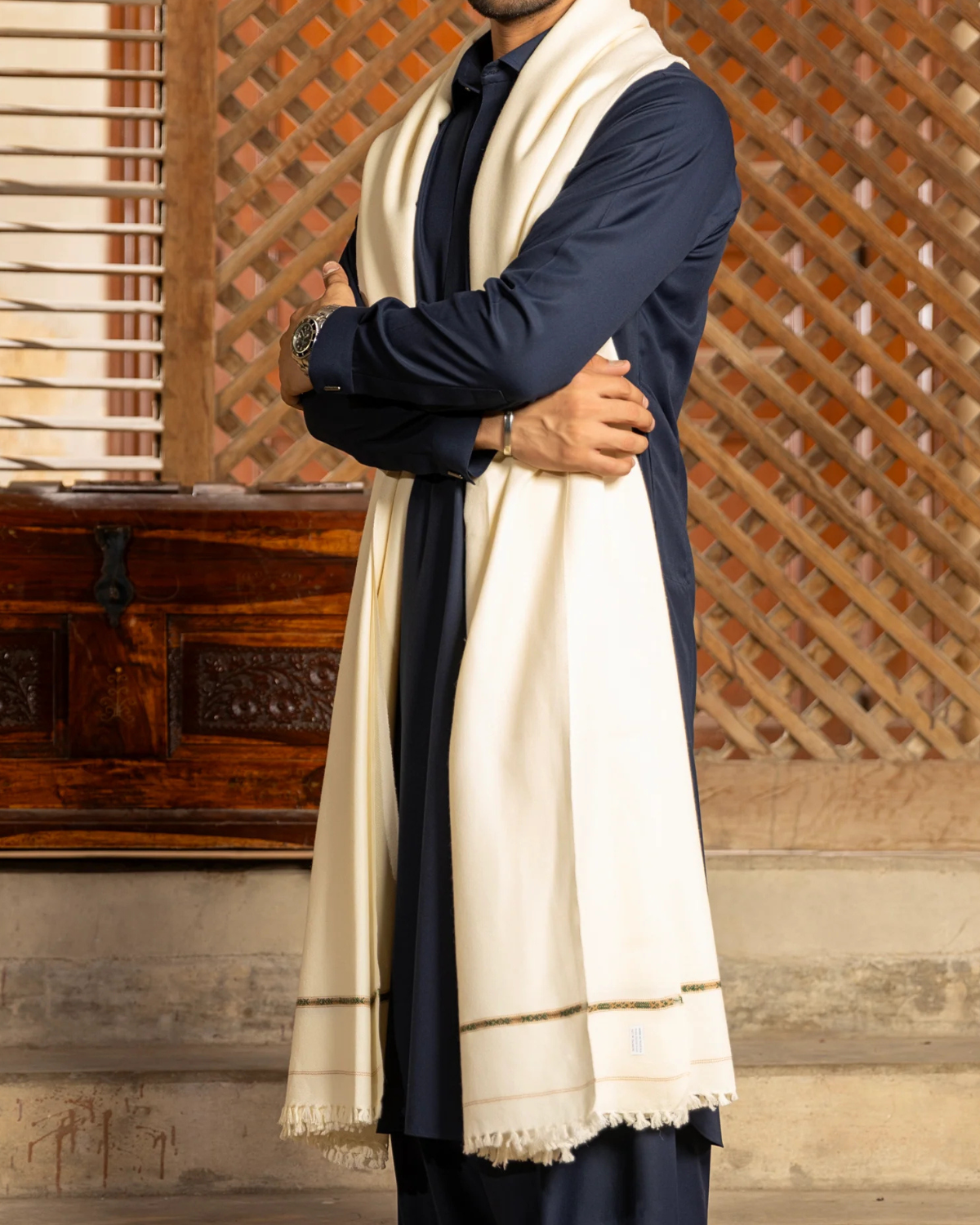 Off white wyar men shawl